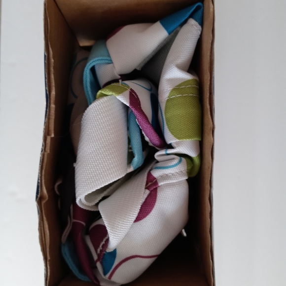 ❌SOLD❌RARE NWT NIB Jansport 20" Crazy White Dots Duffelpack Duffle Backpack - Picture 6 of 11